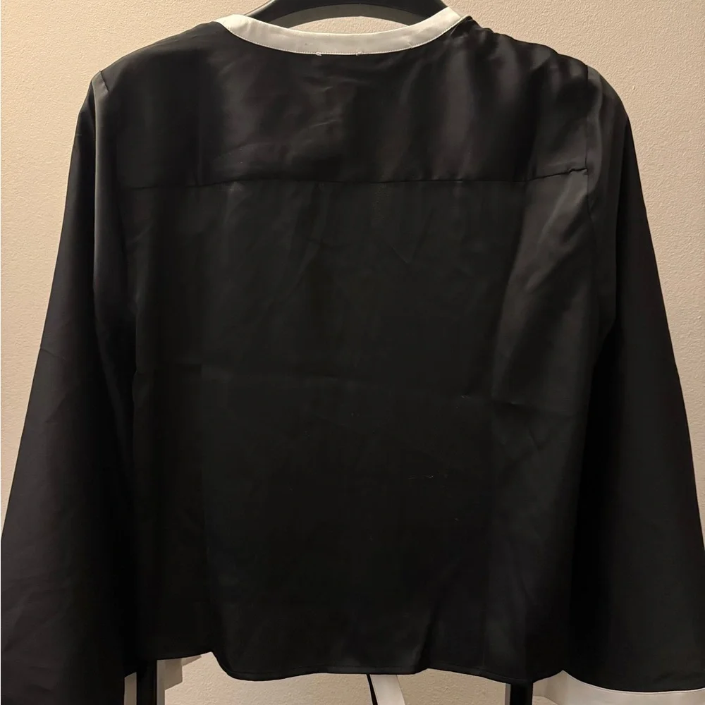 NWT Vince Camuto Woven Contrast Trim Black Flare Sleeve Tie Front Blouse Size Xl - Picture 5 of 6